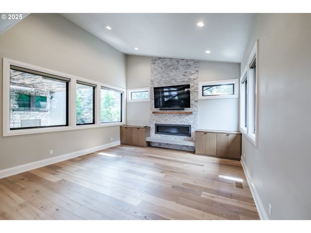 212 KURTH MEADOW Ave, Salem, OR 97306