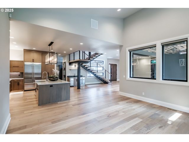 212 KURTH MEADOW Ave, Salem, OR 97306