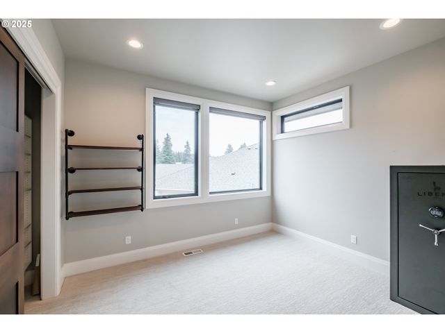 212 KURTH MEADOW Ave, Salem, OR 97306