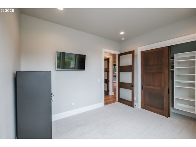 212 KURTH MEADOW Ave, Salem, OR 97306