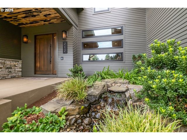 212 KURTH MEADOW Ave, Salem, OR 97306