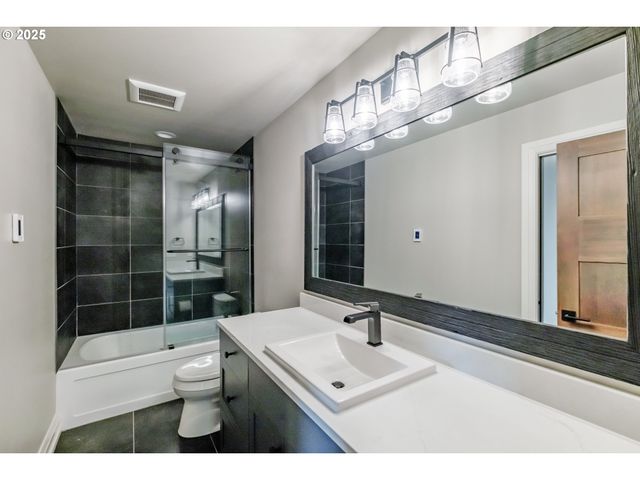 212 KURTH MEADOW Ave, Salem, OR 97306