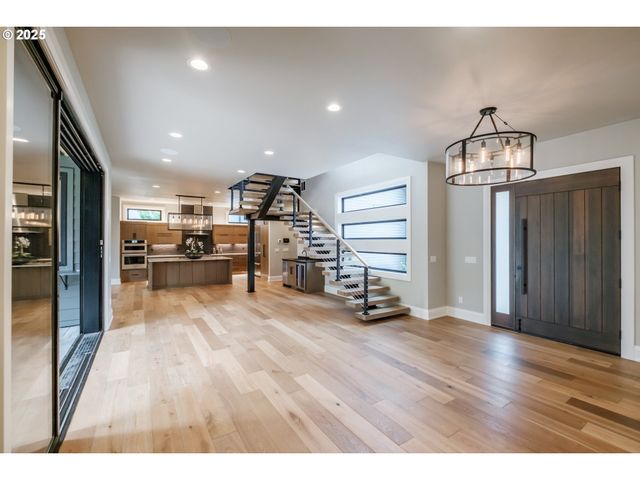 212 KURTH MEADOW Ave, Salem, OR 97306