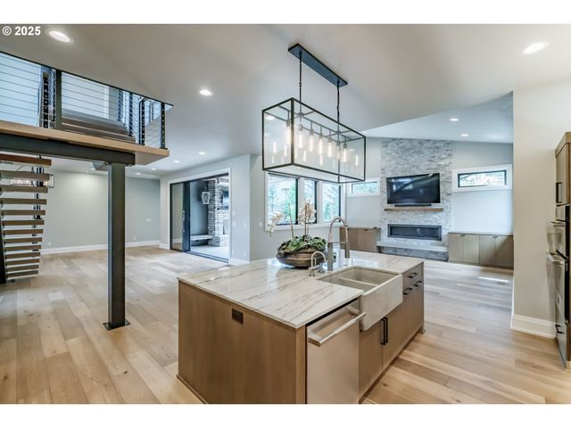 212 KURTH MEADOW Ave, Salem, OR 97306