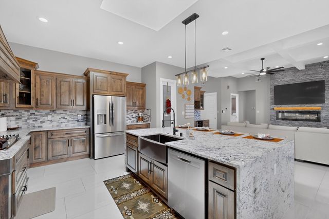 412 5th Street NE, Rio Rancho, NM 87124