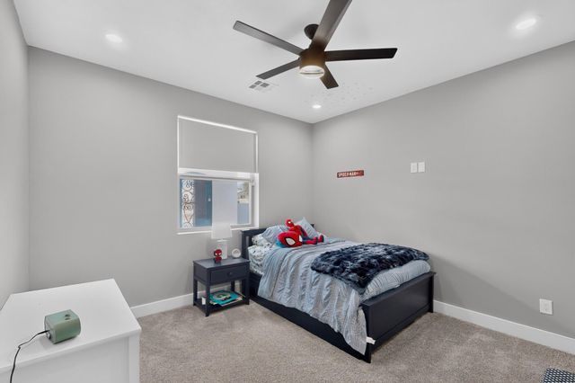 412 5th Street NE, Rio Rancho, NM 87124