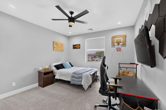 412 5th Street NE, Rio Rancho, NM 87124