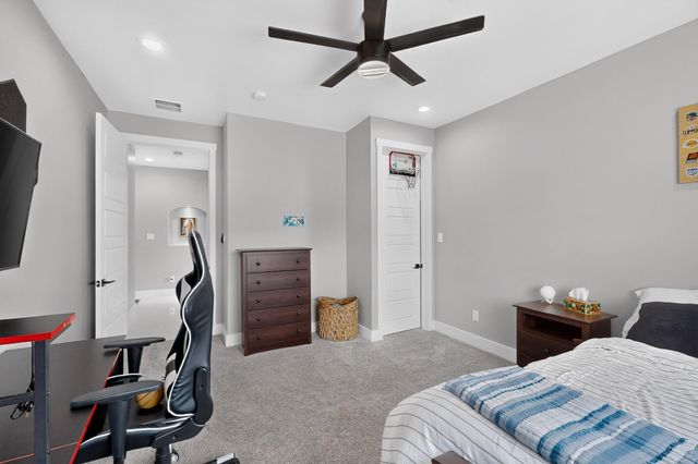 412 5th Street NE, Rio Rancho, NM 87124
