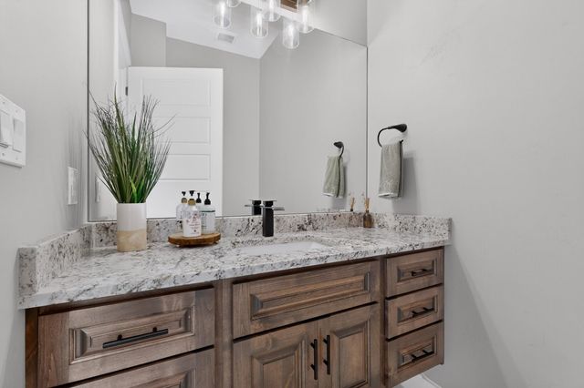412 5th Street NE, Rio Rancho, NM 87124
