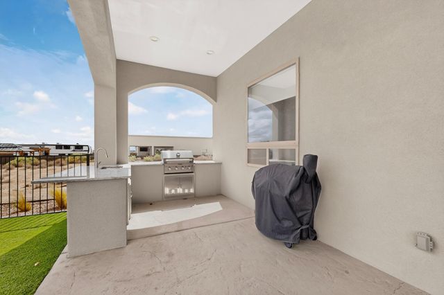 412 5th Street NE, Rio Rancho, NM 87124