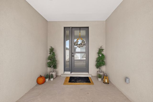 412 5th Street NE, Rio Rancho, NM 87124