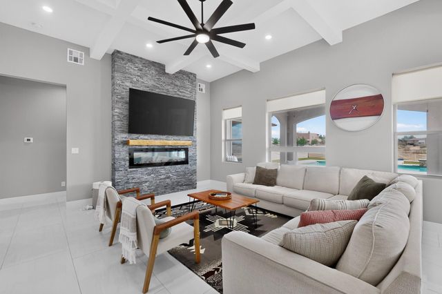 412 5th Street NE, Rio Rancho, NM 87124