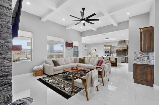 412 5th Street NE, Rio Rancho, NM 87124