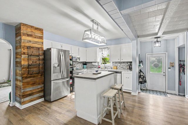 1574 Ottawa Beach Road, Holland, MI 49424