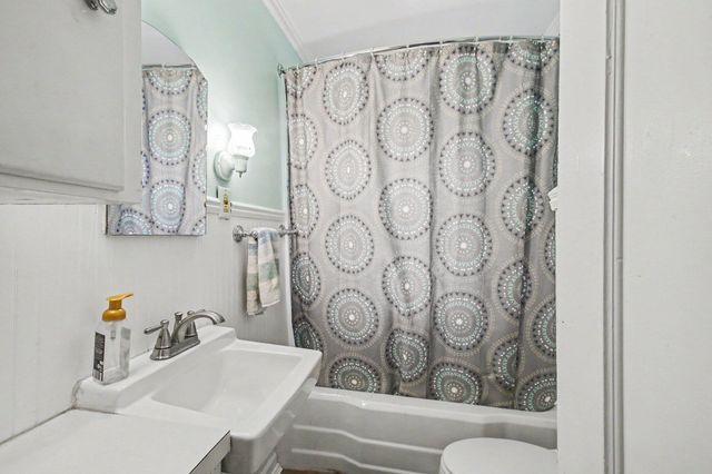1574 Ottawa Beach Road, Holland, MI 49424