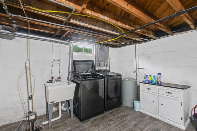 1574 Ottawa Beach Road, Holland, MI 49424