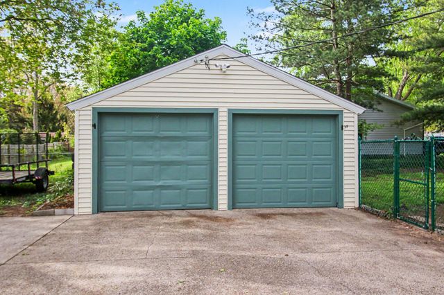 1574 Ottawa Beach Road, Holland, MI 49424