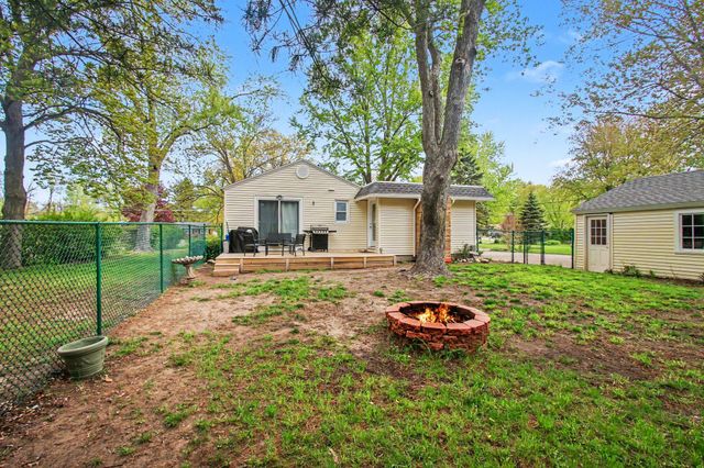 1574 Ottawa Beach Road, Holland, MI 49424