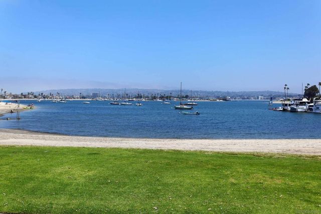 4083 Sequoia, San Diego, CA 92109