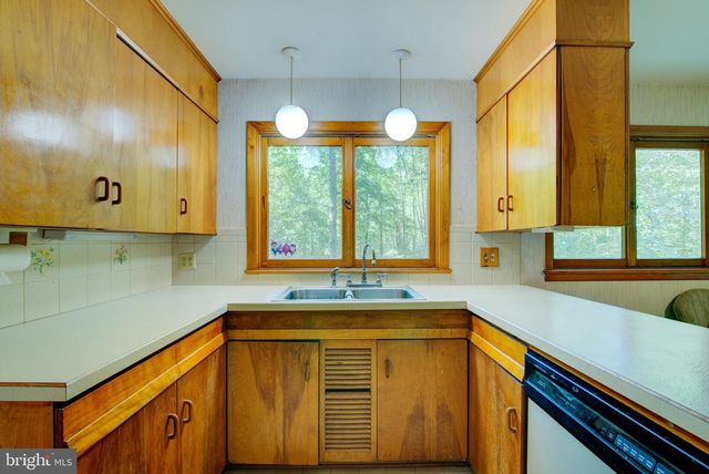 6144 SAINT PAULS RD, King George, VA 22485