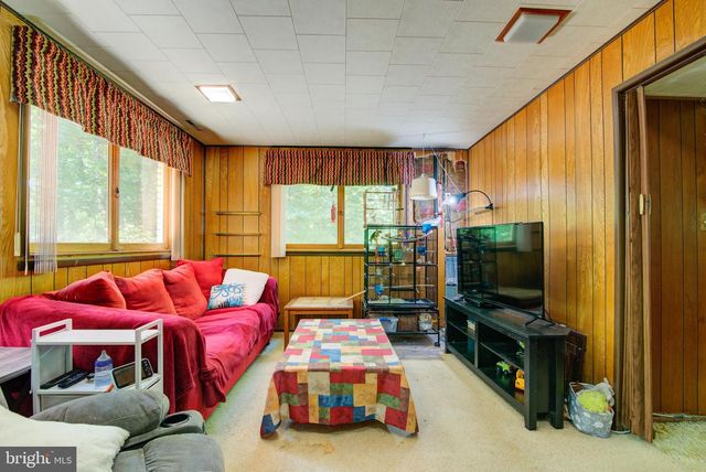 6144 SAINT PAULS RD, King George, VA 22485