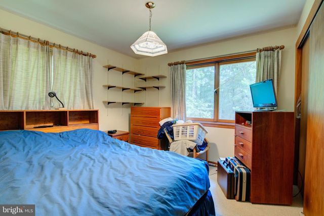 6144 SAINT PAULS RD, King George, VA 22485