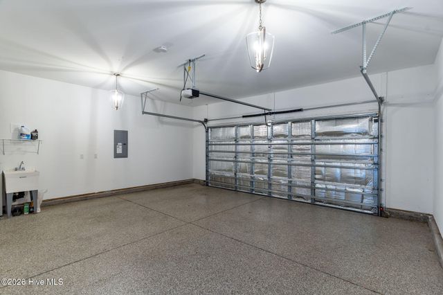 7124 Maple Leaf Drive, Wilmington, NC 28411