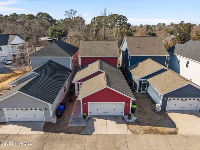 7124 Maple Leaf Drive, Wilmington, NC 28411