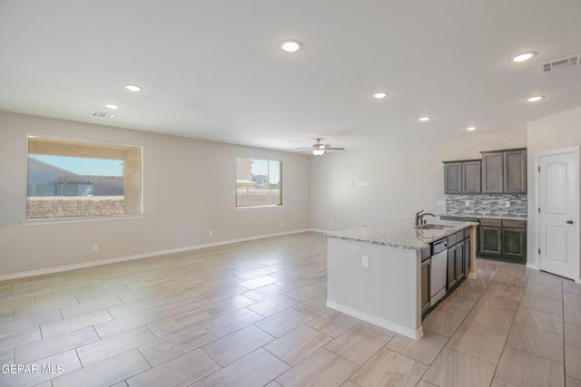 14737 Tierra Escape Avenue, El Paso, TX 79938