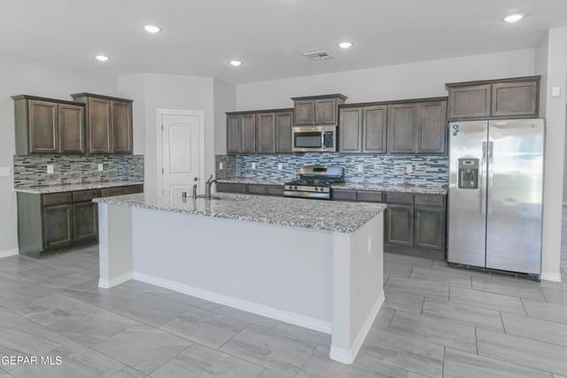 14737 Tierra Escape Avenue, El Paso, TX 79938