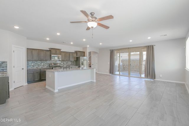 14737 Tierra Escape Avenue, El Paso, TX 79938