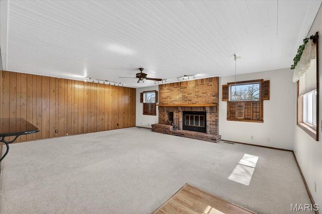 2860 Sussex Drive, Florissant, MO 63033