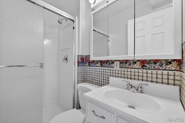 2860 Sussex Drive, Florissant, MO 63033