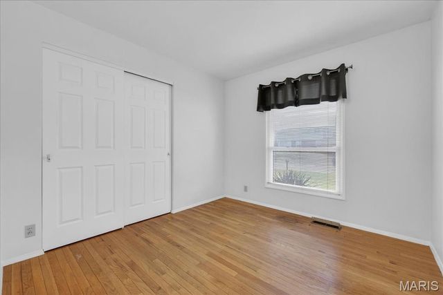 2860 Sussex Drive, Florissant, MO 63033