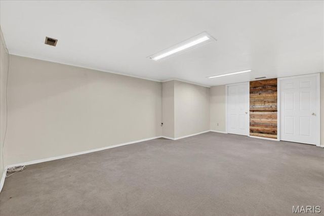 2860 Sussex Drive, Florissant, MO 63033