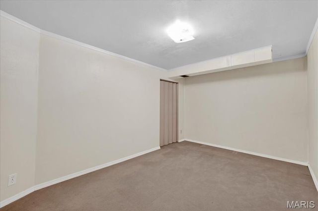 2860 Sussex Drive, Florissant, MO 63033