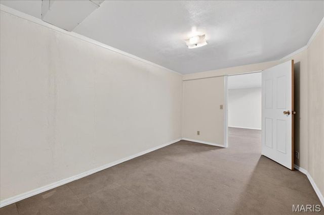 2860 Sussex Drive, Florissant, MO 63033