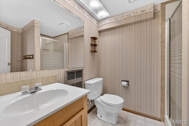 2860 Sussex Drive, Florissant, MO 63033