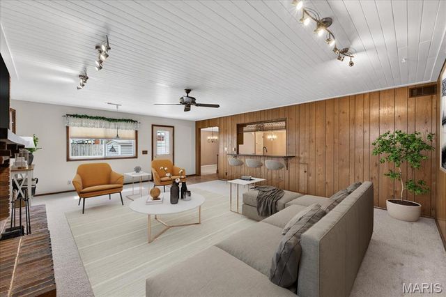 2860 Sussex Drive, Florissant, MO 63033