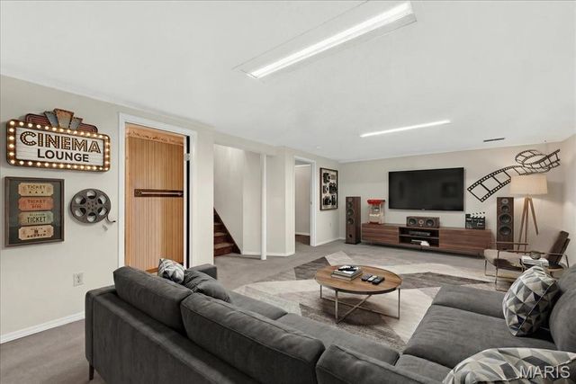 2860 Sussex Drive, Florissant, MO 63033