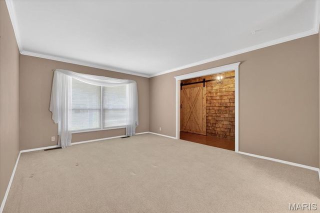 2860 Sussex Drive, Florissant, MO 63033