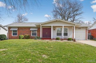 2860 Sussex Drive, Florissant, MO 63033