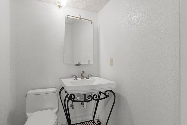 11112 W Hacienda Dr, Odessa, TX 79763