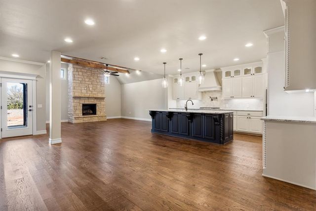 15709 Flora Avenue, Edmond, OK 73013