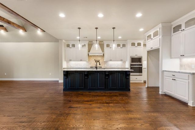 15709 Flora Avenue, Edmond, OK 73013