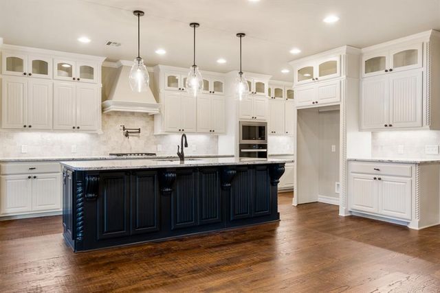 15709 Flora Avenue, Edmond, OK 73013