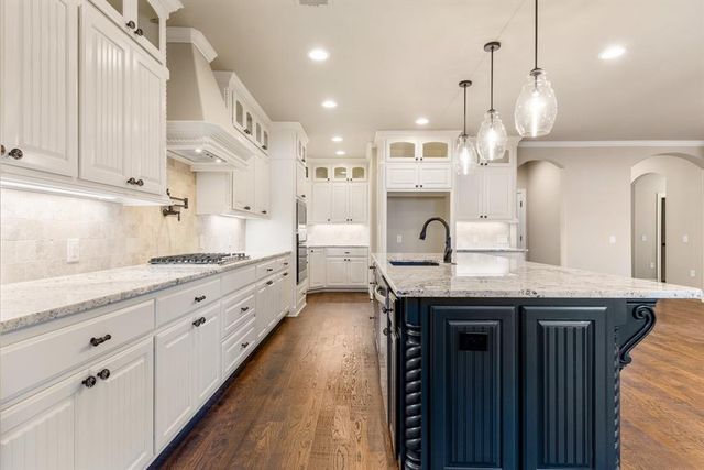 15709 Flora Avenue, Edmond, OK 73013