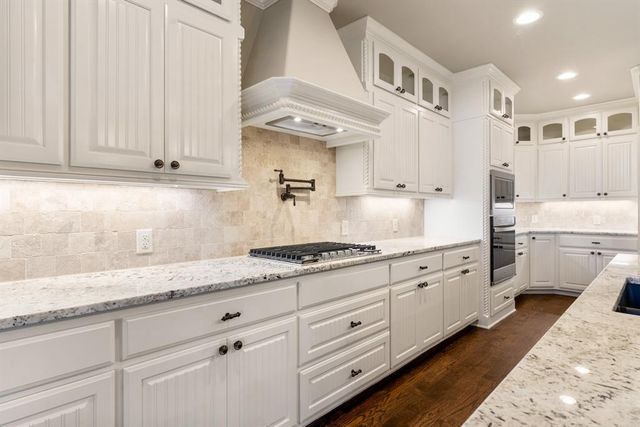 15709 Flora Avenue, Edmond, OK 73013