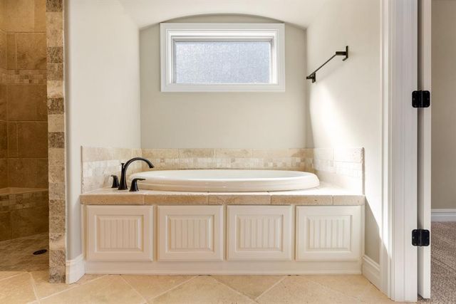 15709 Flora Avenue, Edmond, OK 73013