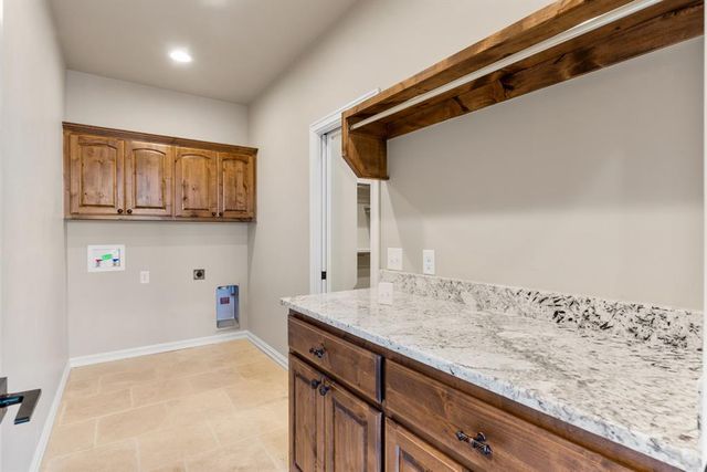 15709 Flora Avenue, Edmond, OK 73013
